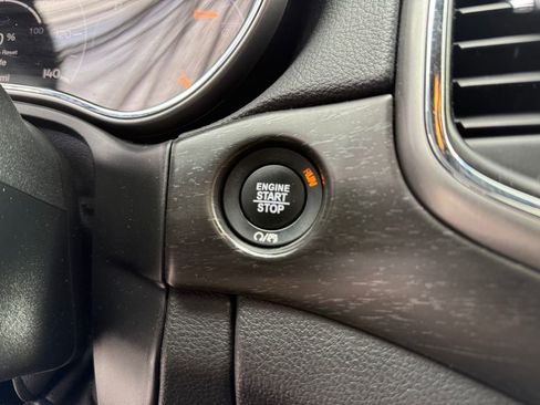 Used 2018 Jeep Grand Cherokee Altitude image 10