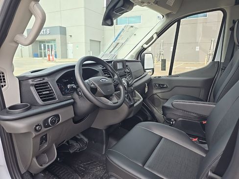 New 2025 Ford Transit 250 148 Medium Roof image 4