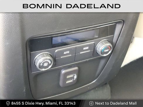 Used 2023 Buick Enclave Essence image 14