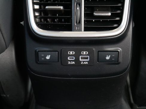 Used 2023 Subaru Outback Limited AWD/4WD image 12