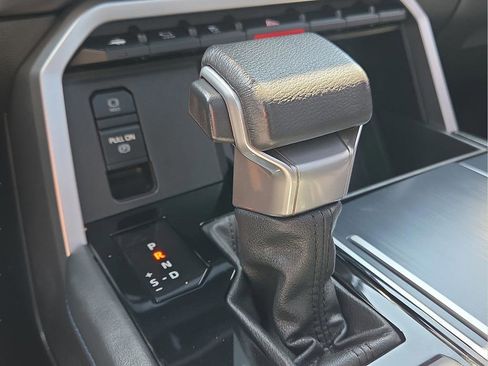 Used 2022 Toyota Tundra Platinum AWD/4WD image 17