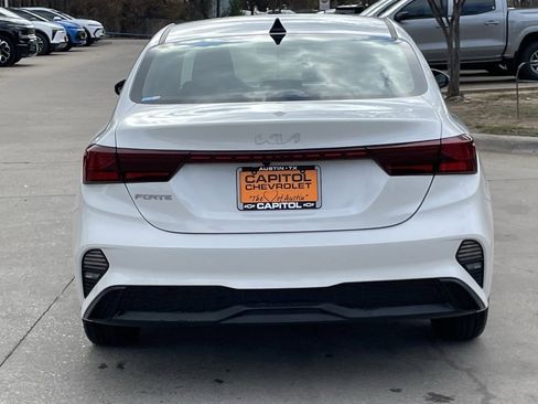 Used 2024 Kia Forte LXS w/ LXS Technology Package image 5