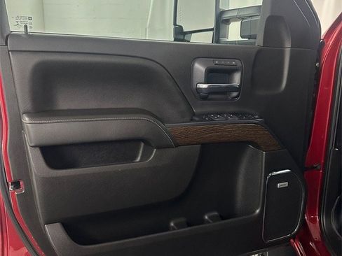 Used 2018 GMC Sierra 2500 Denali w/ Duramax Plus Package image 9