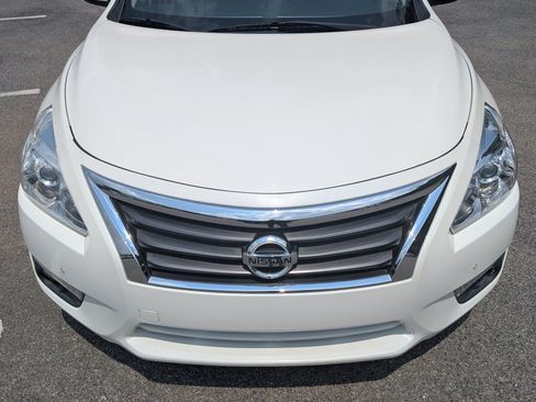 Used 2015 Nissan Altima 3.5 SL FWD image 12