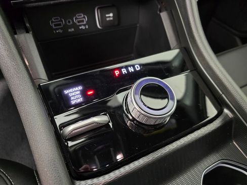 New 2025 Jeep Grand Cherokee Limited w/ Black Appearance Package image 24