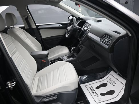 Used 2024 Volkswagen Tiguan S image 38