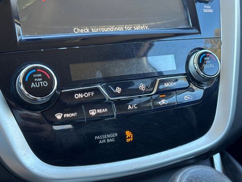 Used 2017 Nissan Murano S w/ Navigation Package image 19