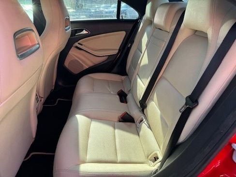 Used 2018 Mercedes-Benz CLA 250 4MATIC image 10