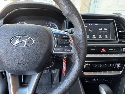 Used 2018 Hyundai Sonata SE w/ Cargo Package FWD image 19