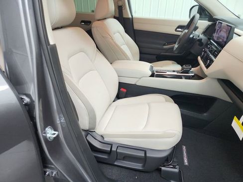 New 2026 Nissan Pathfinder SL FWD image 37