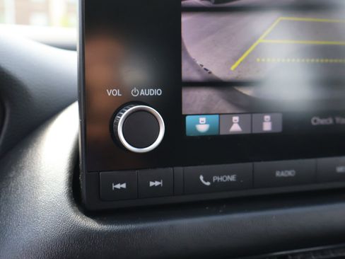 Used 2025 Honda HR-V LX image 25