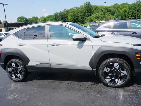 Used 2025 Hyundai Kona SEL image 4