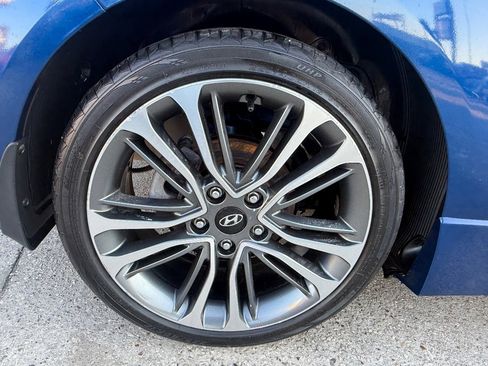 Used 2016 Hyundai Veloster Turbo image 12