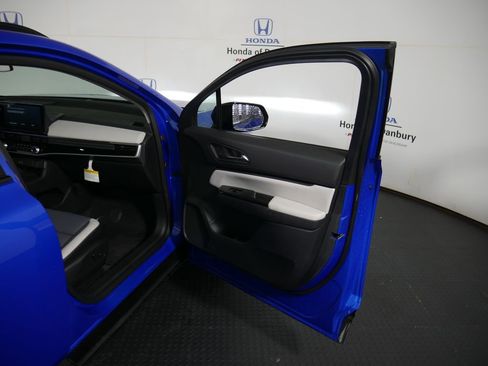 New 2025 Honda Prologue Touring image 7