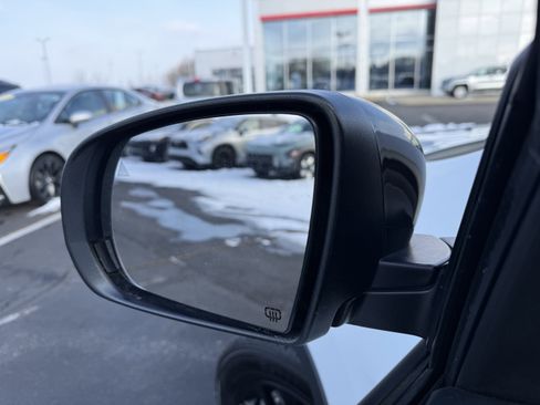 Used 2023 Jeep Cherokee Altitude Lux image 23