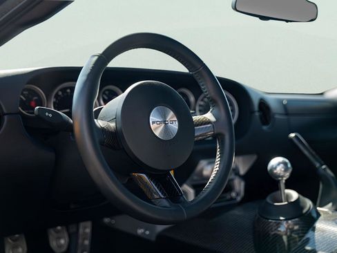 Used 2006 Ford GT RWD image 27