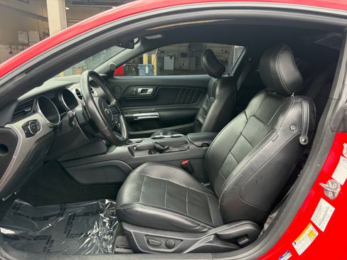 Used 2020 Ford Mustang Premium RWD image 22