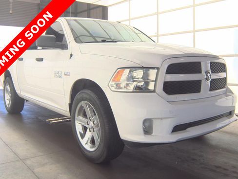 Used 2017 RAM 1500 Express w/ Express Value Package RWD image 3