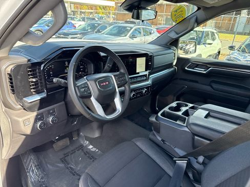 Used 2024 GMC Sierra 1500 Elevation image 10