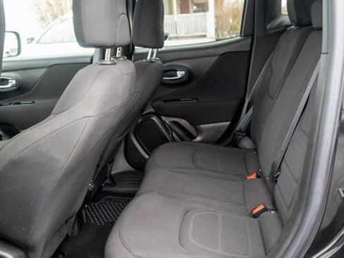Used 2020 Jeep Renegade Latitude w/ Cold Weather Group AWD/4WD image 12