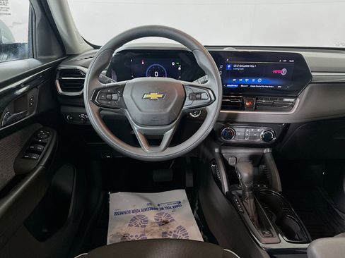 Used 2025 Chevrolet TrailBlazer LT AWD/4WD image 20