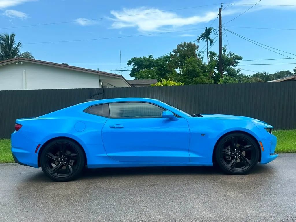 Used 2022 Chevrolet Camaro LT RWD image 3