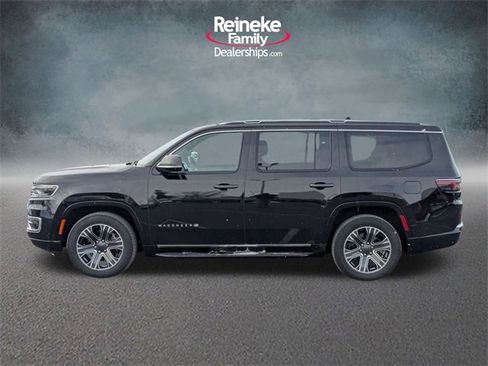 Used 2024 Jeep Wagoneer Series II w/ Flexible Seating Group image 9