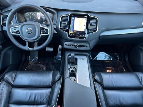 Used 2022 Volvo XC90 T8 R-Design image 3
