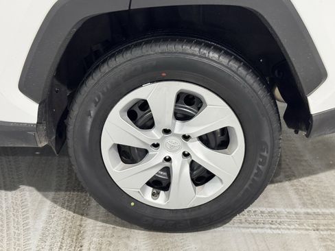 Used 2024 Toyota RAV4 LE image 37