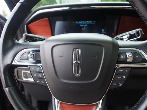 Used 2024 Lincoln Navigator Premiere image 27