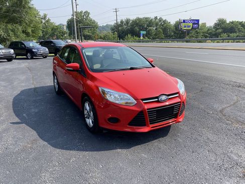 Used 2014 Ford Focus SE FWD image 4