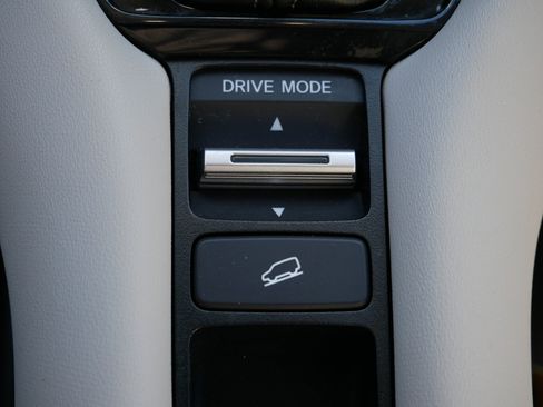 Used 2024 Honda HR-V LX image 29