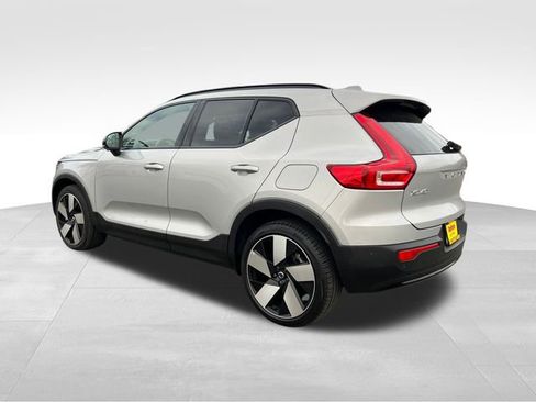 Used 2023 Volvo XC40 Recharge Ultimate image 7