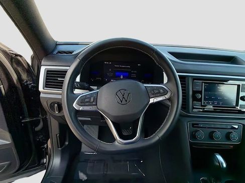 Used 2022 Volkswagen Atlas Cross Sport SE image 11