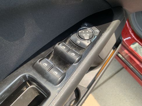 Used 2016 Ford Fusion SE FWD image 15