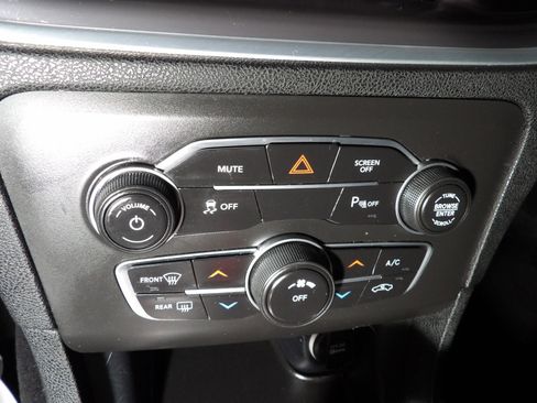 Used 2021 Dodge Charger SXT w/ Leather Interior Group RWD image 14