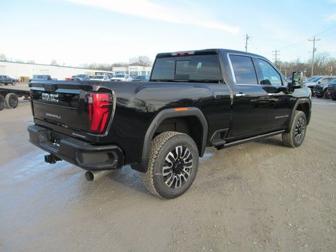 New 2026 GMC Sierra 2500 Denali Ultimate w/ Max Trailering Package image 4