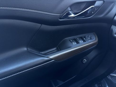 Used 2021 GMC Acadia SLE w/ Driver Convenience Package image 31