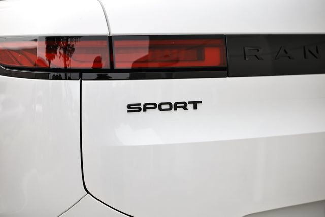New 2026 Land Rover Range Rover Sport Dynamic SE AWD/4WD image 10