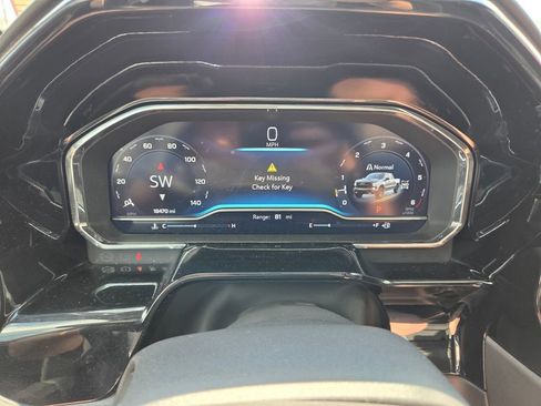 Certified 2024 Chevrolet Silverado 1500 LT Trail Boss w/ Convenience Package II image 34