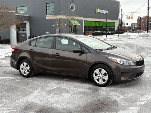 Used 2017 Kia Forte LX image 26