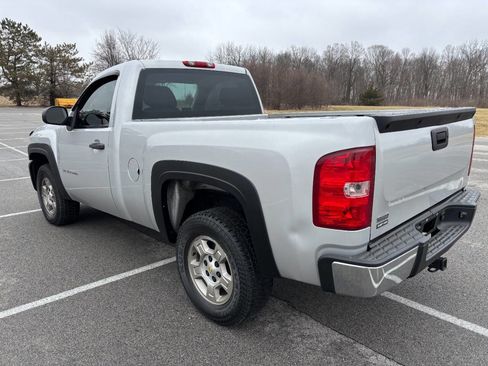 Used 2010 Chevrolet Silverado 1500 W/T image 5