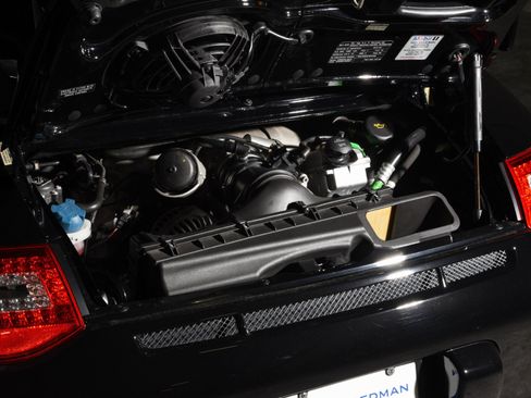 Used 2010 Porsche 911 GT3 RWD image 23