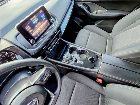 Used 2024 Nissan Rogue SV image 24