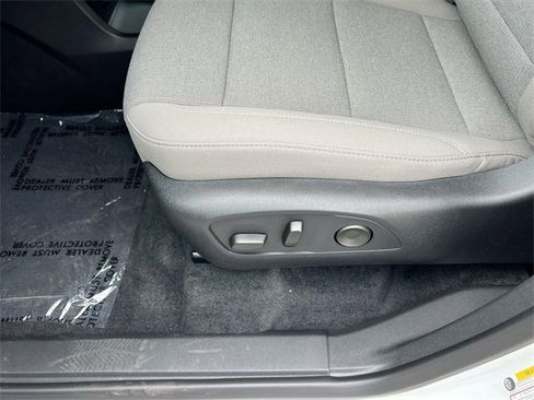 New 2025 GMC Acadia Elevation image 21