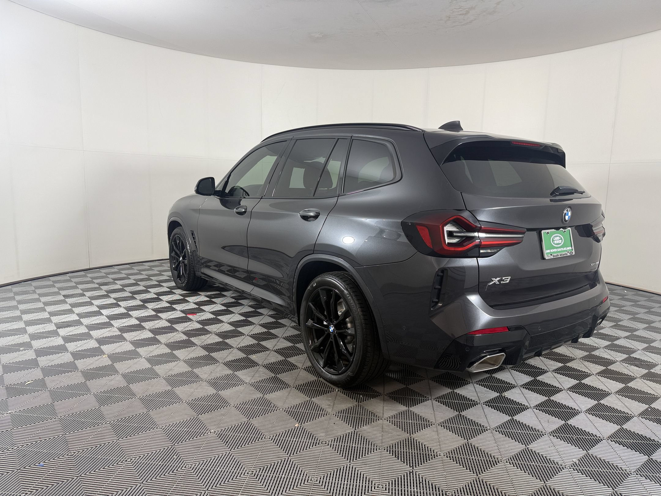 Used 2024 BMW X3 sDrive30i w/ M Sport Package RWD image 3