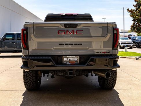 Used 2025 GMC Sierra 2500 AT4X AWD/4WD image 3