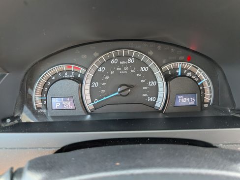 Used 2014 Toyota Camry SE FWD image 22