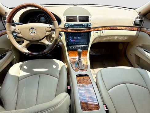 Used 2009 Mercedes-Benz E 350 Sedan image 14