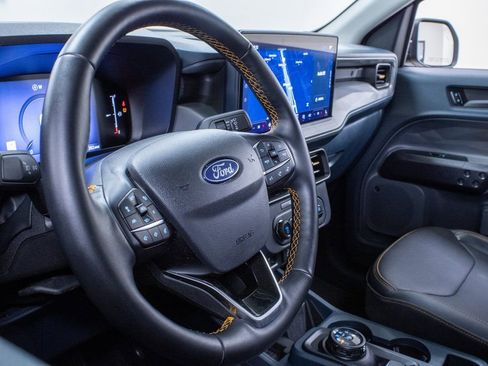 Used 2025 Ford Maverick Tremor image 3